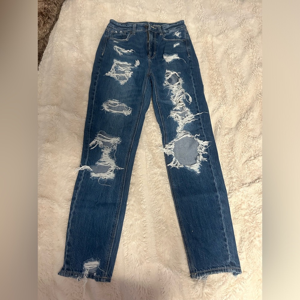 american eagle mom jeans